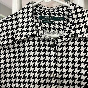 Ralph Lauren, non-iron size medium